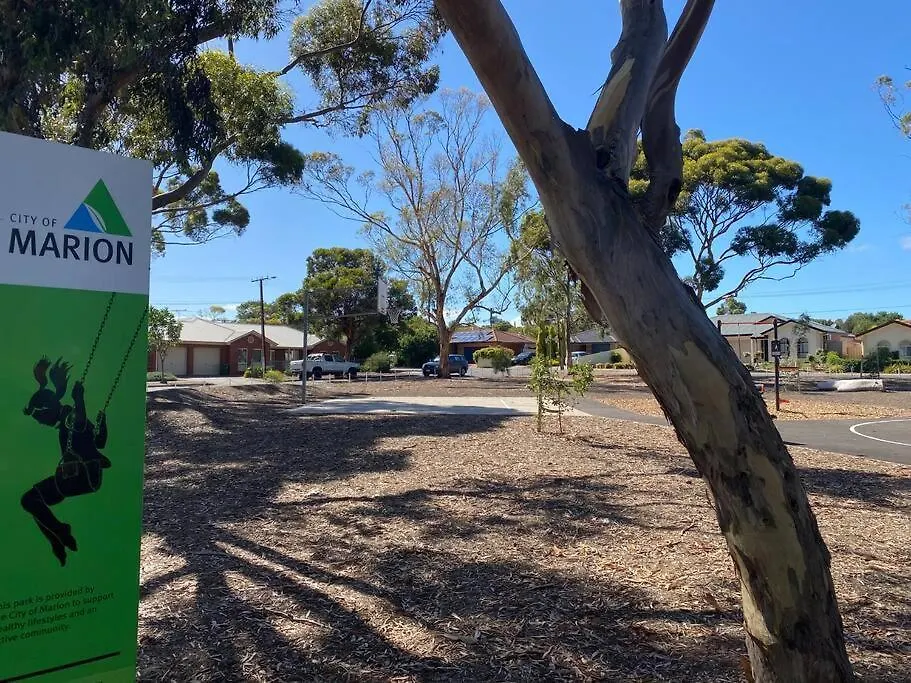Entire House Between Marion /Flinders University Sturt 0*,
